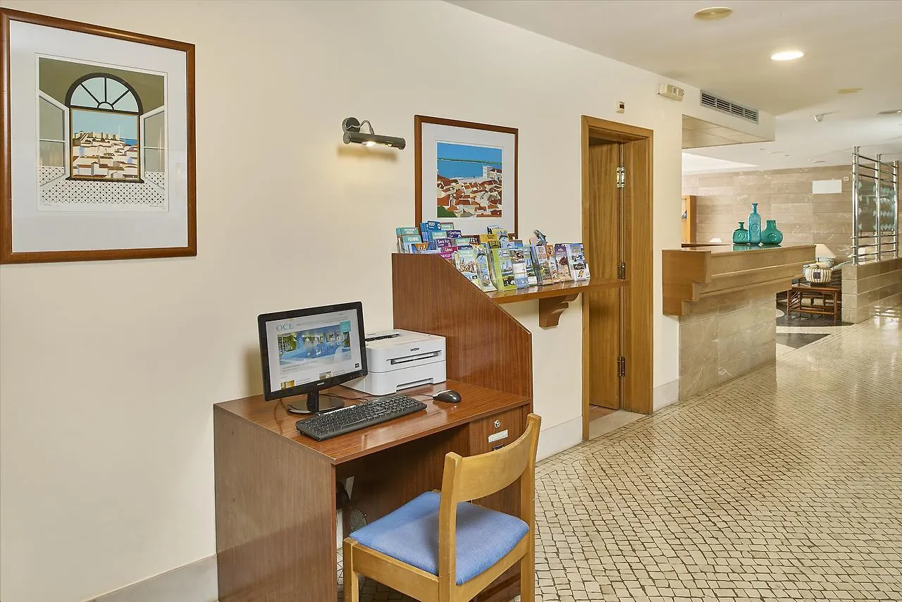 Oceanus Aparthotel Албуфейра